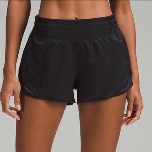 lululemon high rise 2.5 inch hotty hots- size 4